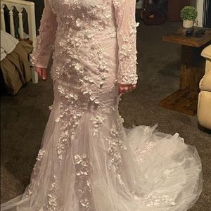Size 16 white wedding dress